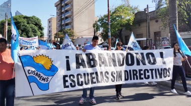 CISADEMS se manifestó con una nutrida movilización “en defensa de la escuela pública”